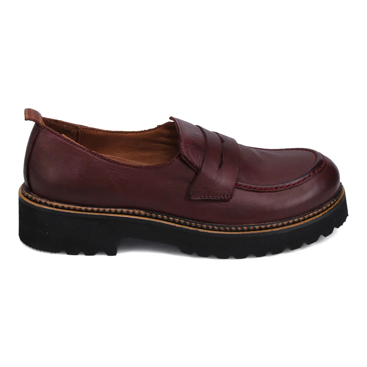 Bueno Annie Loafer | Black   Merlot
