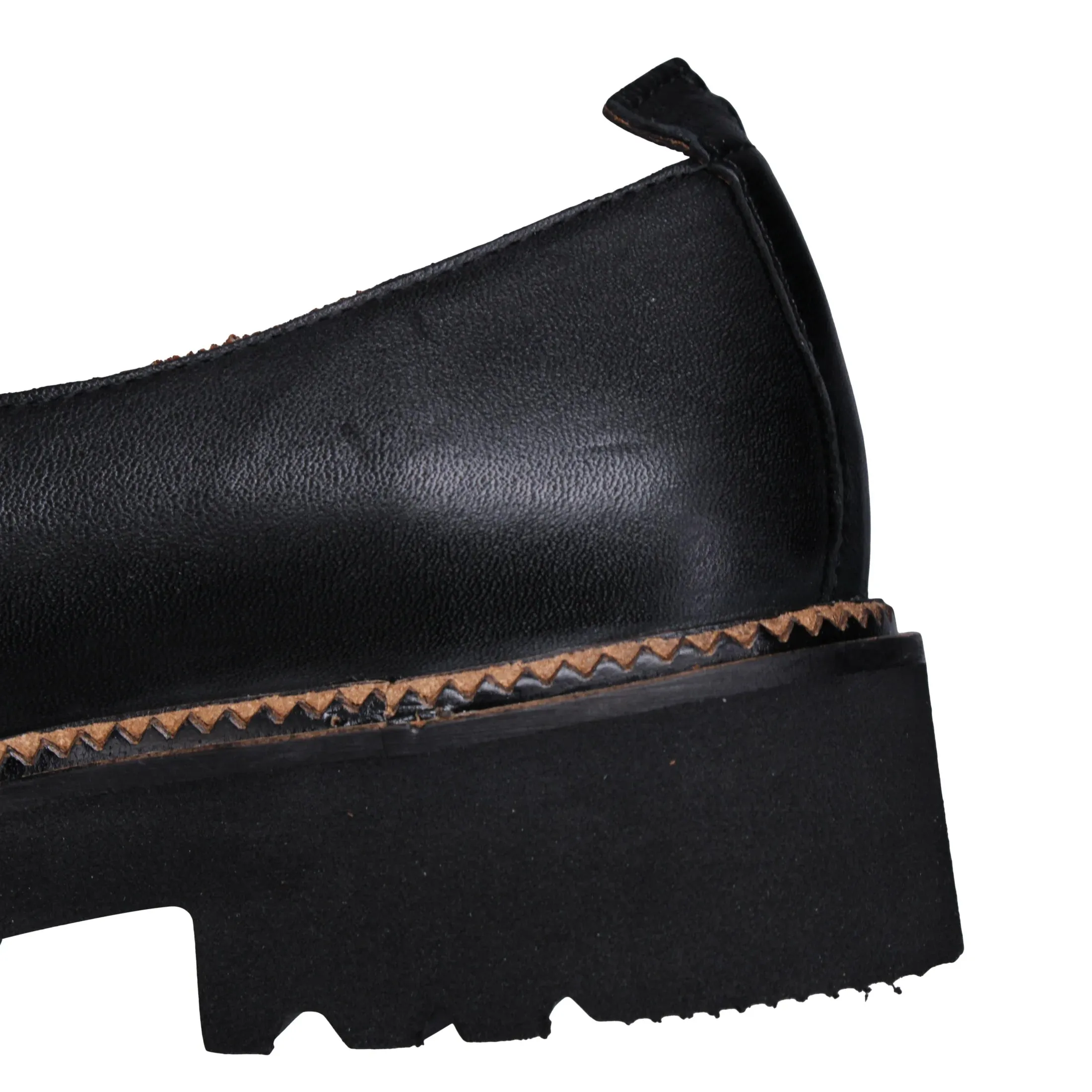 Bueno Annie Loafer | Black   Merlot