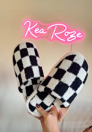 CHECKERED SLIPPERS-BLACK & WHITE