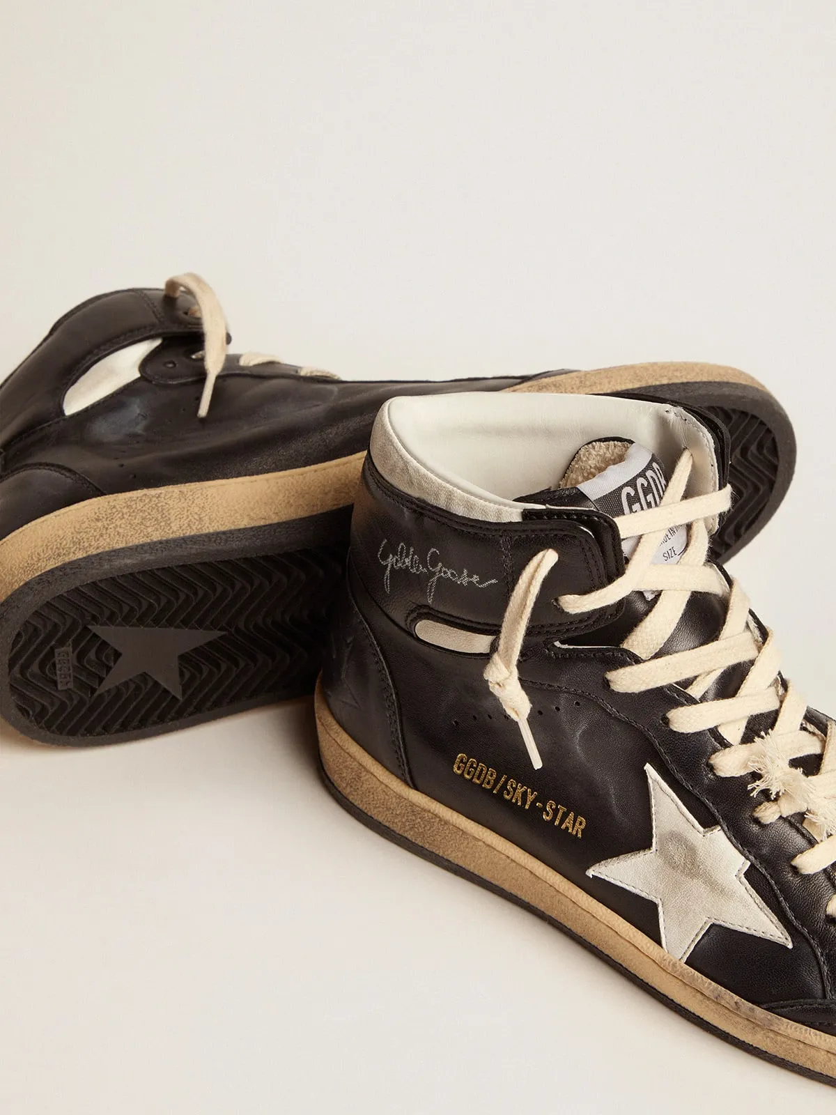 Women's Sky Star in Black Nappa w/ White Star